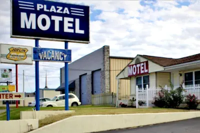 Photo 2 - Plaza Motel