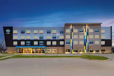 Photo 2 - Tru By Hilton Oshkosh
