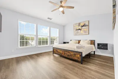 Photo 4 - 3BR Family Retreat with Modern Comforts