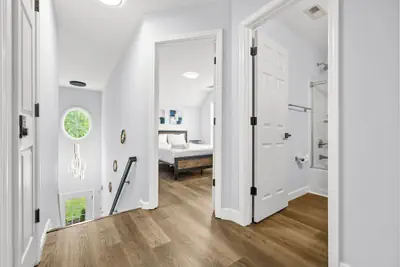 Photo 5 - 3BR Family Retreat with Modern Comforts