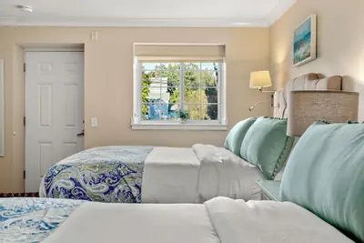Photo 5 - Guest House Suites