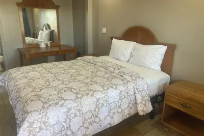 Photo 5 - Apple Valley Motel