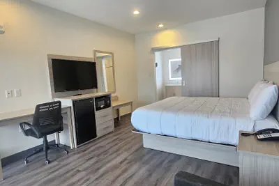 Photo 4 - Palace Inn Baytown at Harrison St