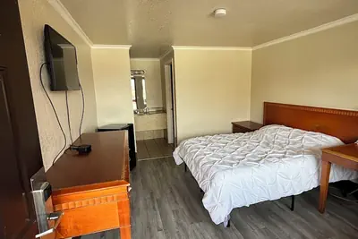 Photo 4 - Jet Inn Motel