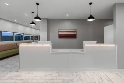 Photo 3 - Ramada By Wyndham Kenner/New Orleans Airport South
