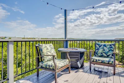 Photo 4 - 4 2 Firepit hot tub Scenic Views L2 EV Charger