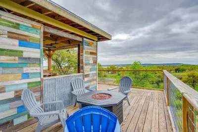Photo 3 - 5 King 3 5b Firepit Nearby Pickleball Opens Feb 25 Lvl2 EV Charger Pool w Lake Views