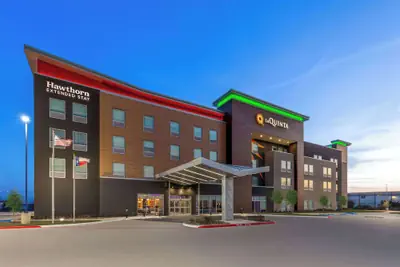 Photo 2 - Hawthorn Extended Stay by Wyndham DeSoto