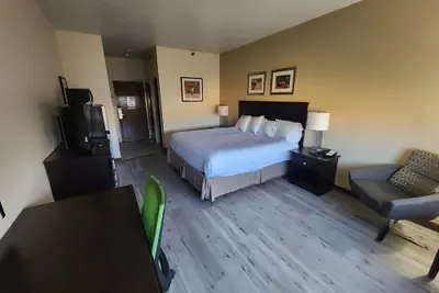 Photo 3 - CASH REWARDS INN & SUITES