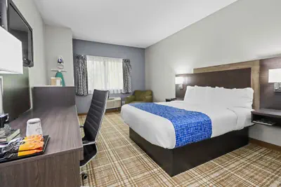 Photo 2 - GrandStay Hotel & Suites