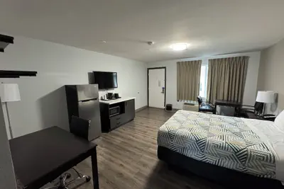 Photo 5 - Studio 6 Suites Vancouver, Wa - Waterfront