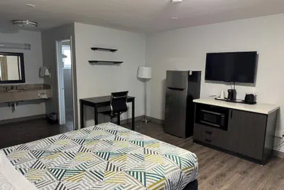 Photo 4 - Studio 6 Suites Vancouver, Wa - Waterfront