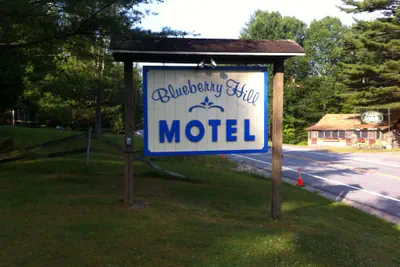 Photo 2 - Blueberry Hill Motel