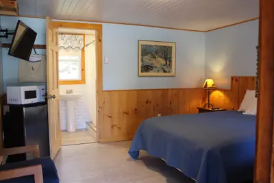 Photo 4 - Blueberry Hill Motel