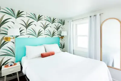 Photo 4 - Royal Palms Motel