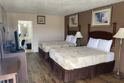 Photo 4 - Economy Hotel Montgomery