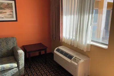 Photo 4 - Executive inn & Suites