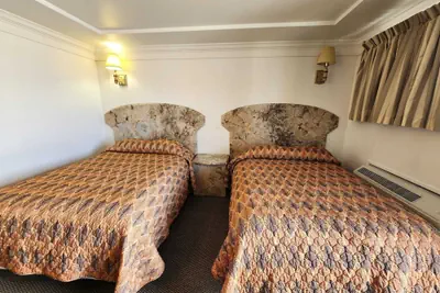 Photo 4 - Westview Motel