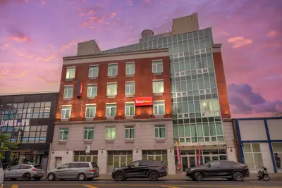 Photo 2 - Red Roof Inn PLUS+ Brooklyn - Flatbush Ave