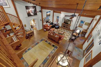 Photo 2 - The Willows Casa Grande + Sundown Suite Sleeps 13 - Close to Main St