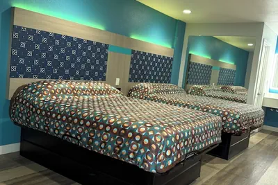 Photo 5 - Royale Inn Motel