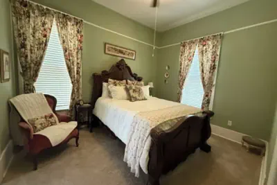 Photo 4 - The Judge's Chambers