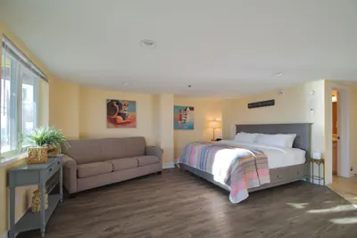 Photo 3 - Lakeshore Lodges