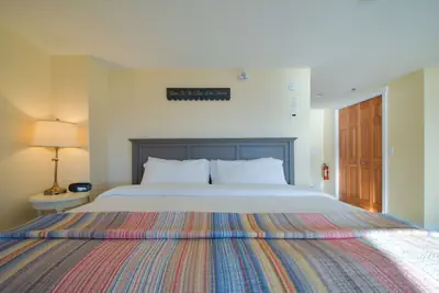 Photo 5 - Lakeshore Lodges