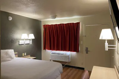Photo 4 - AMERICAN INN