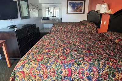 Photo 5 - BUDEGT MOTOR LODGE