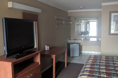 Photo 2 - BUDEGT MOTOR LODGE