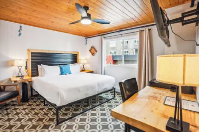 Photo 4 - Highliner Hotel