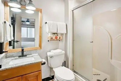 Photo 2 - Highliner Hotel