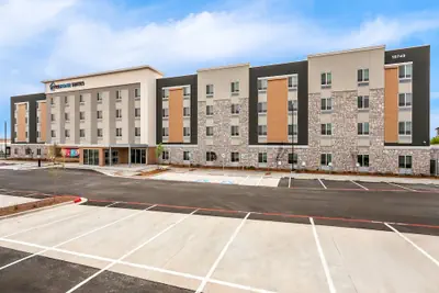 Photo 2 - Everhome Suites El Paso Airport Near Fort Bliss by Choice Hotels