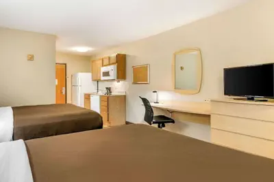 Photo 2 - Birch Hill Suites South Bend