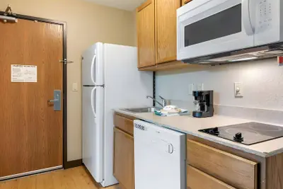 Photo 5 - Birch Hill Suites South Bend
