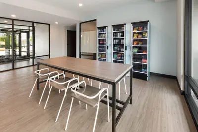 Photo 4 - ECHO Suites Extended Stay by Wyndham Houston Pasadena Fwy Pl