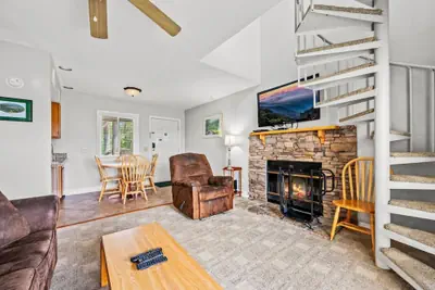 Photo 5 - Sleeps 6 Mountain Views Heated Pool Playground