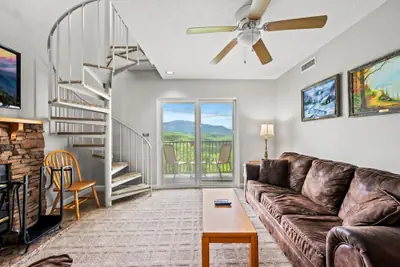 Photo 4 - Sleeps 6 Mountain Views Heated Pool Playground