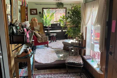 Photo 3 - Billie's Backpackers Hostel