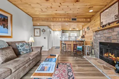 Photo 5 - Indoor Pool Sleeps 7 Mountain Views Playground
