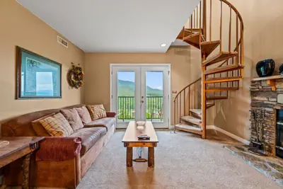 Photo 4 - Hot Tub Heated Pool Mountain Views Sleeps 6