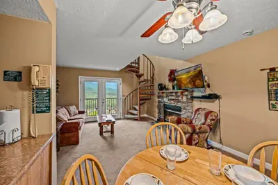 Photo 3 - Hot Tub Heated Pool Mountain Views Sleeps 6