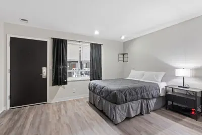 Photo 4 - Willow Inn Suites