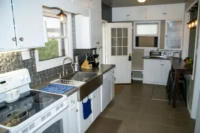 Photo 5 - Home Away From Home 1 Bedroom Home