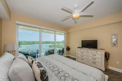 Photo 2 - Dolphin Key 504 - Premier