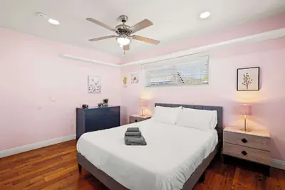 Photo 2 - Luxury Estate With Sparkling Pool & Elegant Amenities