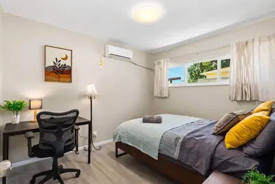 Photo 4 - Modern Retreat With Spacious Yard & Cozy Interiors