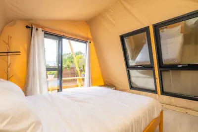 Photo 5 - Urban Glamping Oasis: Comfort & Adventure Combined