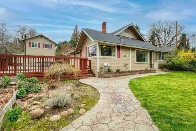 Photo 2 - Medford Home and 2 Condos With Pool